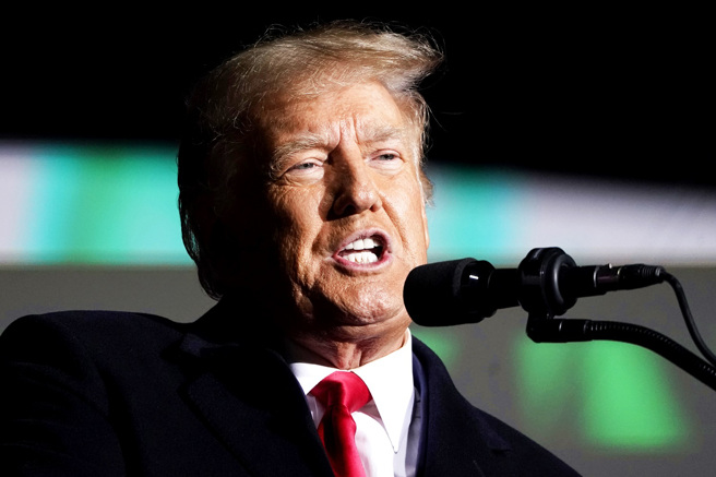 美国共和党期中选举失利，川普13日怒批参院共和党领袖麦康奈（Mitch McConnell）才是「灾难」，「搞砸了」选举。（资料照／美联社）