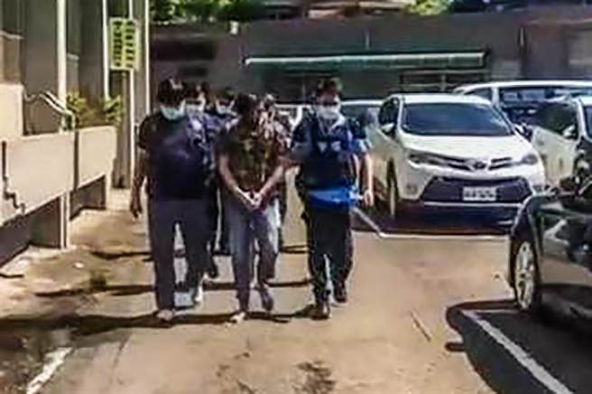 新埔警分局破获1处人口拘禁场所，将受困6名被害人救出，将3名犯嫌以诈欺及妨害自由等罪嫌移送新竹地检署侦办。（新埔警分局提供／罗浚滨新竹传真）