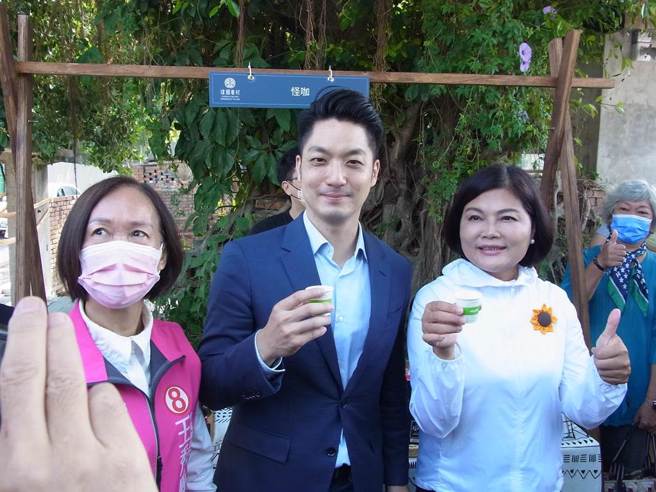 國民黨台北市議員王鴻薇痛批，民進黨與其側翼對蔣萬安（中）的攻擊有如精神錯亂。（中時資料照，張朝欣攝）