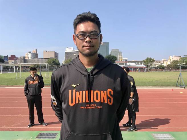 统一狮一军投手教练罗锦龙，转任一军牛棚教练。（本报资料照）