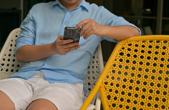 一名男网友表示，他在交友软体约人滚床单时，竟碰上兄弟的女友。（示意图／shutterstock）