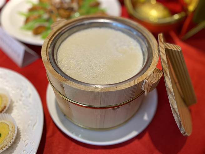 木桶豆花。(于家麒攝)