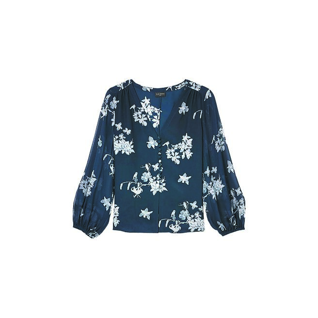 Club Monaco午夜藍花卉蠶絲上衣，1萬900元。（Club Monaco提供）