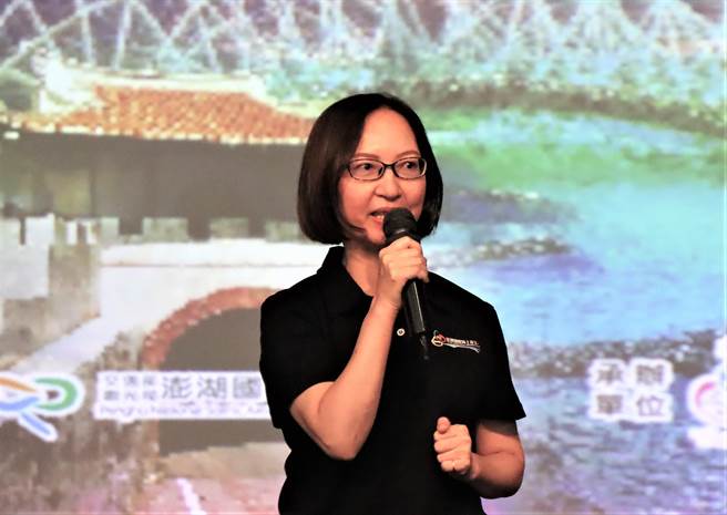 陈美龄16日正式宣布，花火节将结合迪士尼的百年庆典带到澎湖，伴随着盛大烟火和无人机灯光秀，带来一场专属澎湖的迪士尼百年庆典花火盛会。（张茂雄摄）