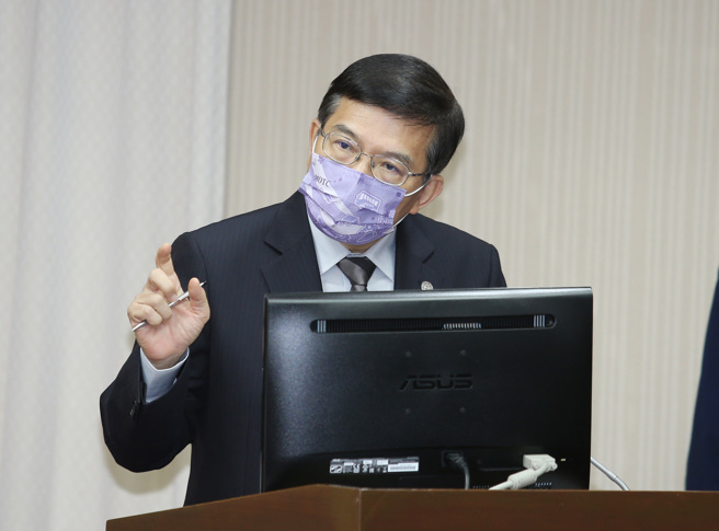 交通部長王國材今天在立法院交通委員會答詢表示，包括北北基桃先前提出新台幣1200元交通月票及其他生活圈的交通補助，民國113年才會有預算。（資料照 姚志平攝）