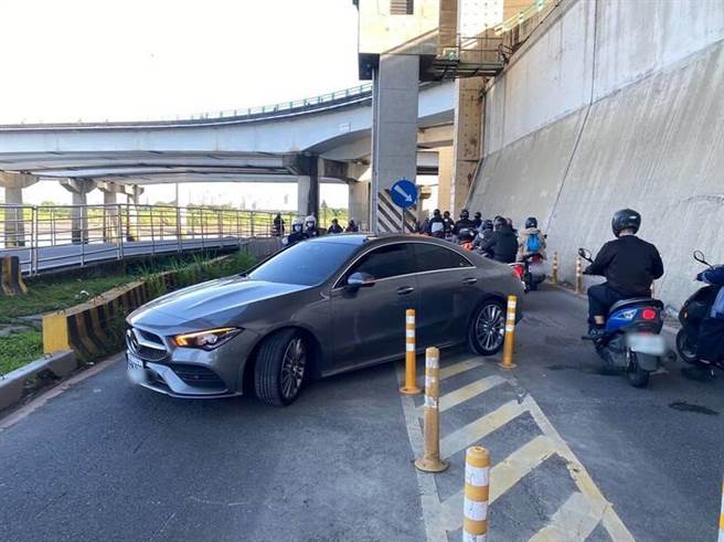 上班時段引來許多騎士不滿。（警方提供）