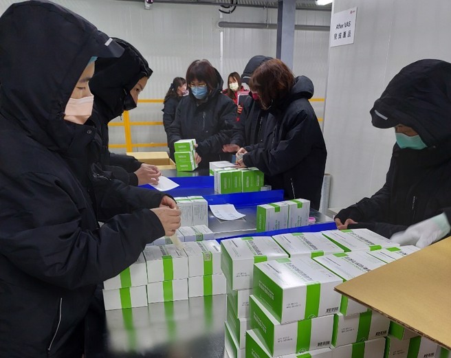 食藥署本月3日通過高端疫苗EUA，但外界認為高端提交的審查資料有諸多疑點。（圖／食藥署提供）