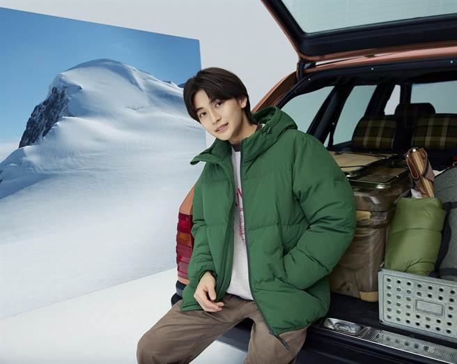 GU「HEAT PADDED夾層外套」輕量防潑水特色，旅遊或聚會都能簡單穿出門，售價不超過1500元。（GU提供）