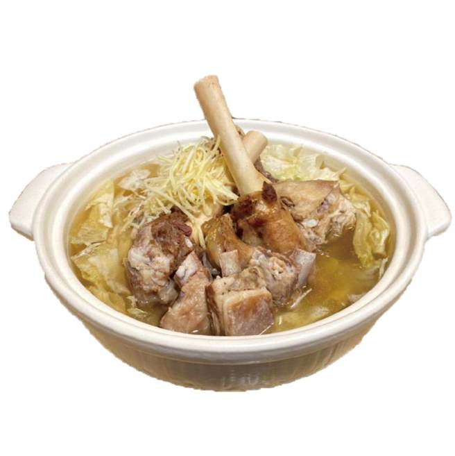 全家观察台式炖补类汤底最受消费者喜爱，推出「莫宰羊清炖羊肉炉」，515元。（全家提供）