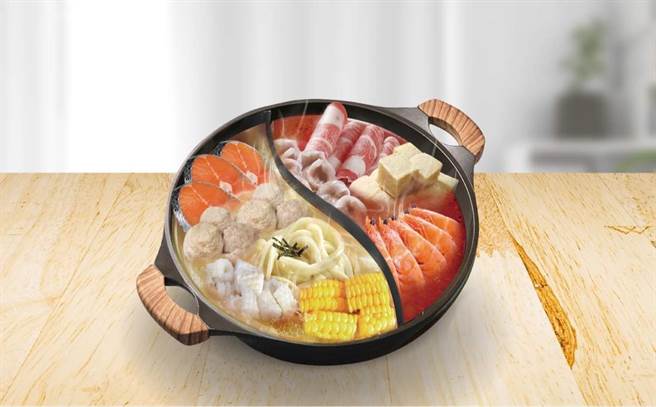 莱尔富观察最热销的锅物为「西北海陆鸳鸯双享锅」，988元，今年买气有望胜过去年。（莱尔富提供）