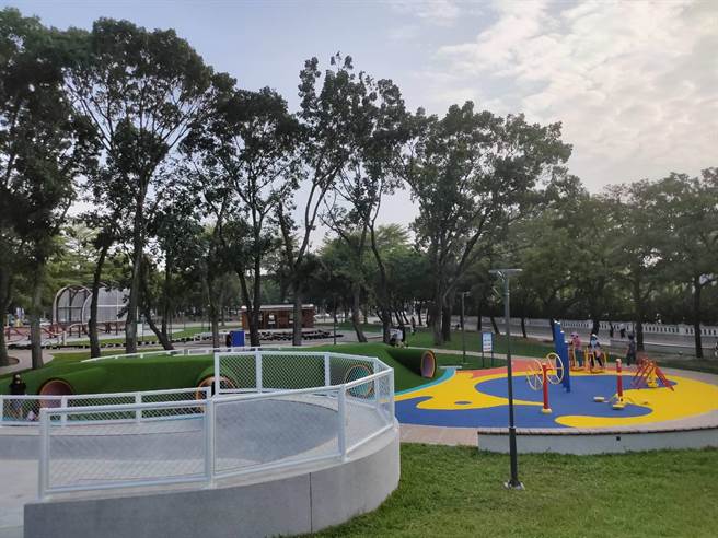 金瓜鼠乐园的白沙涵管。（周丽兰摄）