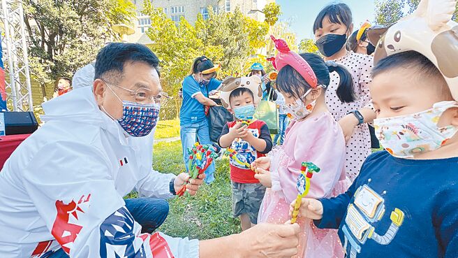 国民党新竹市长候选人林耕仁主打教育政策7主轴，针对新竹家长最关心的教育问题提出解方。（林耕仁提供／陈育贤新竹传真）