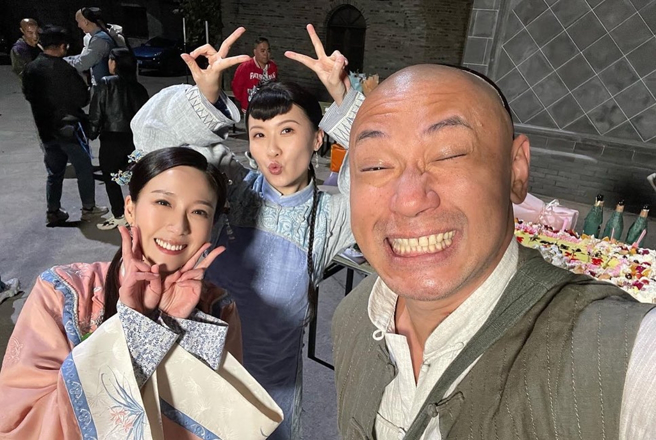 金刚日前在横店拍戏杀青。（图／翻摄自金刚 （李信樵）脸书）