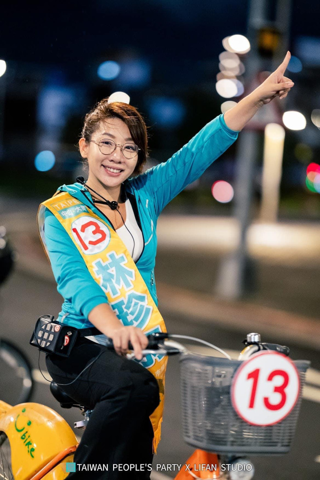 民眾党台北市议员候选人林珍羽痛批蔡政府官员，不要何不食肉糜大说X话。（图／林珍羽提供）