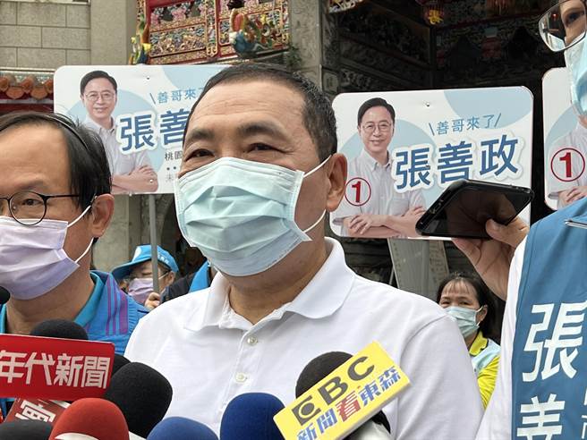 侯友宜说，所有的地点都尊重权责单位以及申请单位。(蔡依珍摄)