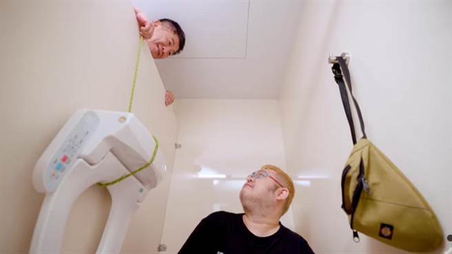 陈时中曾因广设免治马桶政见影片惹议，17日到南投辅选，遭酸宣传免治马桶政见。（图／陈时中办公室提供）