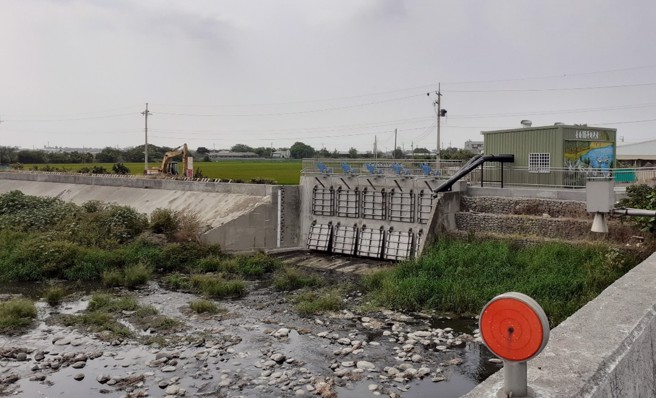 北頂中排出口增設閘門+抽水設備已完工。(台南市水利局提供)
