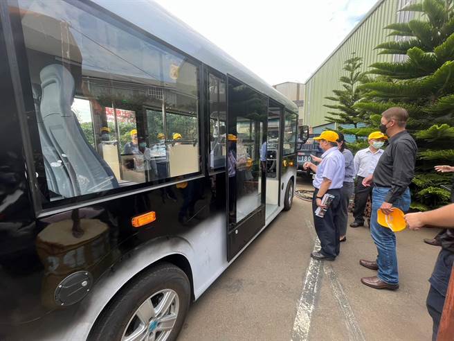 第2期淡海智驾电动巴士，明年首季上路。（新北市交通局提供）