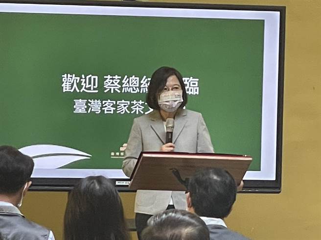 蔡英文桃园接连2行程视察拉抬选情？郑文灿和郑运鹏说，用政绩争取选民投票意愿和支持。(吕筱蝉摄)