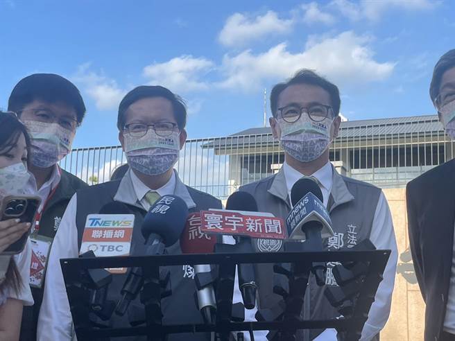 蔡英文桃园接连2行程视察拉抬选情？郑文灿和郑运鹏说，用政绩争取选民投票意愿和支持。(吕筱蝉摄)