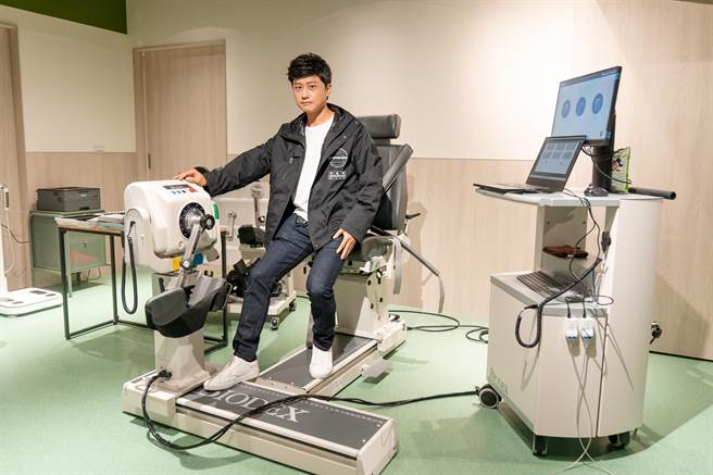 黄丹尼转战运动医学界成为CEO。（秀传运动医学中心提供）