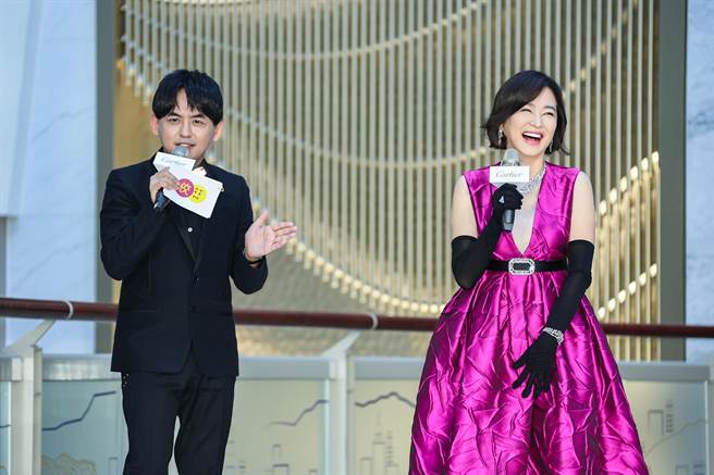 黄子佼妙语如珠逗得林青霞不断灿笑。（罗永铭摄）