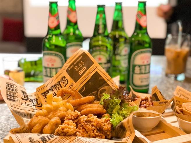 福容高雄店响应世足赛，祭出啤酒买3送1再赠下酒小点、全品项饮品第二杯半价等优惠。(福容高雄店提供)