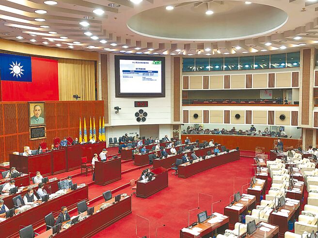 台北市政府針對預算案提出覆議，台北市議會將在休會期間重啟臨時會審理。（本報資料照片）