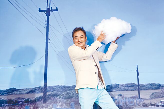 陈升昨宣布举办「他乡2023跨年演唱会」，也将加开线上演唱会。（陈俊吉摄）