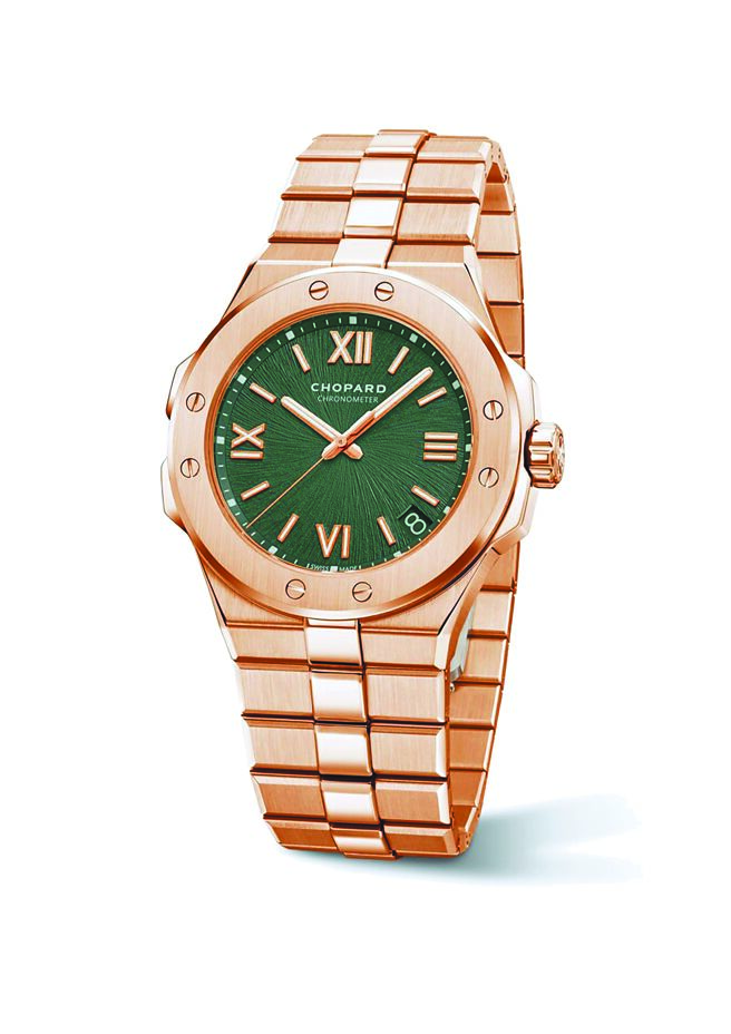 萧邦Alpine Eagle系列松树绿表盘玫瑰金腕表，部分销售所得捐赠Alpine Eagle基金会用于復育白尾鹰，179万4000元。（CHOPARD提供）