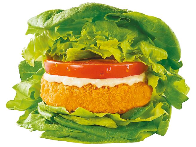 摩斯汉堡「摘鲜绿黄金虾堡」也在回归行列，以奶油莴苣替代汉堡麵包，为健康加分，85元。（摩斯汉堡提供）