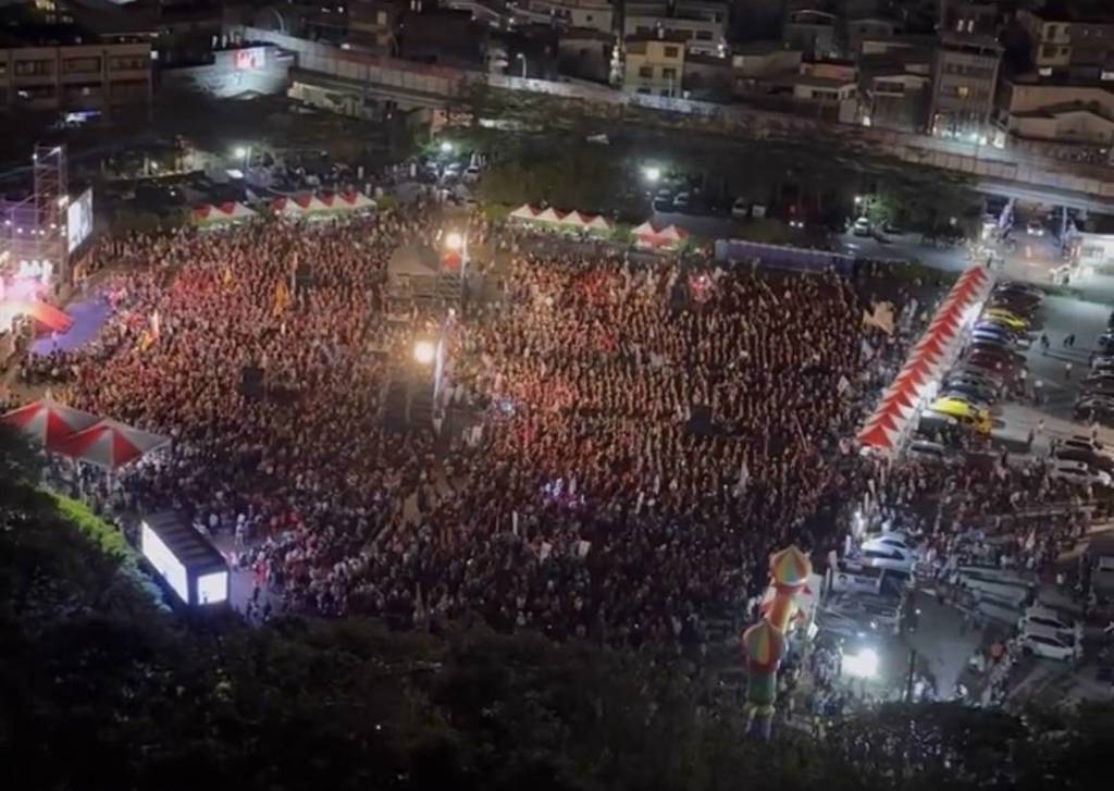 國民黨基隆市長候選人謝國樑17日舉行造勢晚會，從空拍圖可見人山人海。（讀者提供）