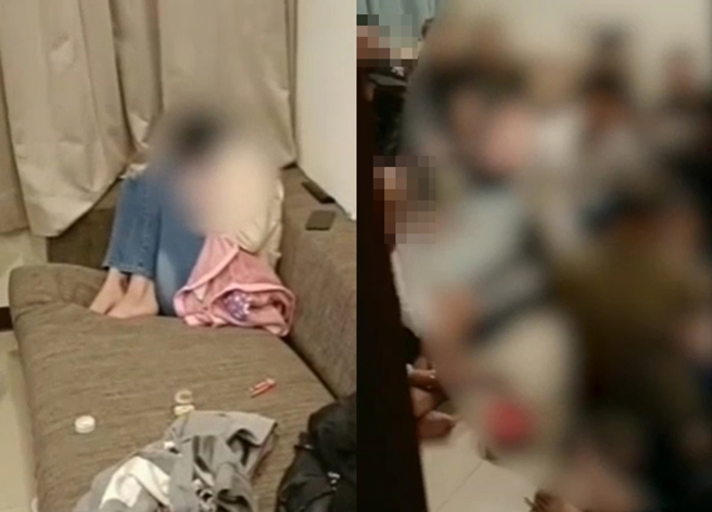 诈骗集团透过网路刊登高薪工作广告，骗求职者来应徵便以暴力控制，女子被惊吓瑟缩在沙发上，26人被关在卧室内。