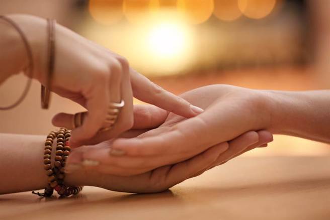 一名紫微斗老師開房偷吃大12歲女學生 ，卻傻帶飯店沐浴品回家，遭老婆發現賠慘了。(達志影像)