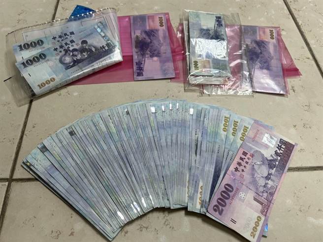 澎湖检警调专案小组前往县议员竞选服务处共4处进行搜索，查扣疑似贿选所用现金共计新台币12万3000元。（澎湖地检署提供）