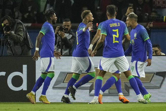 前场阵容星光熠熠，如何应付巴西强大攻击线，让各队相当头痛。(美联社)