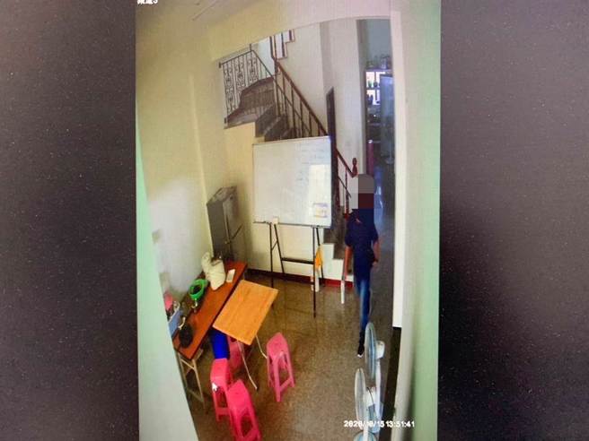 陈姓惯窃接连于永康两处移工宿舍行窃，龙潭所员警悉心比对，终于破获3年前窃案。(警方提供／曹婷婷台南传真)