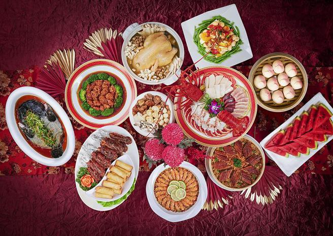 （海霸王霸氣搶尾牙春酒商機，11月底前訂「必旺宴席6,888元方案」滿三桌，直接升級「必發宴席8,888元」的菜色。圖／海霸王）