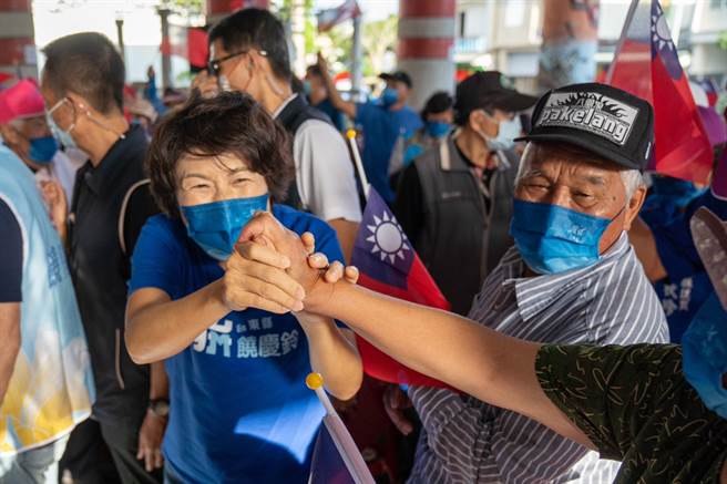 前总统马英九在2022年选举活动期间，今天已是第3度到台东为县长候选人饶庆铃站台造势。（饶庆铃竞选总部提供／蔡旻妤台东传真）