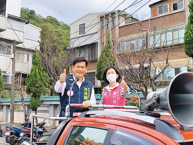 民进党新北市长候选人林佳龙昨指新北市长侯友宜不重视新北市溪南地区。（叶德正摄）