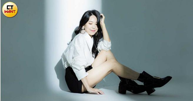 过去不是很爱照相，高毓璘是为了要与观眾粉丝拉近距离，才开始研究拍照。（图／庄立人摄）