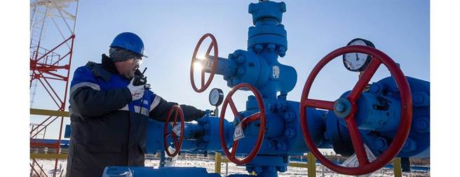 俄副总理称俄中今年能源贸易额增64％，将进一步扩大俄中能源贸易本币结算比重。（观察者网）