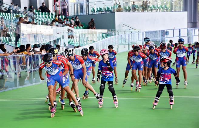 屏东国际滑轮溜冰场完工启用，未来可望争取国际级赛事在此举办。（林和生摄）