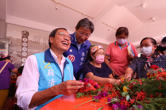 国民党屏东县长候选人苏清泉（左）。（图／取自苏清泉脸书）