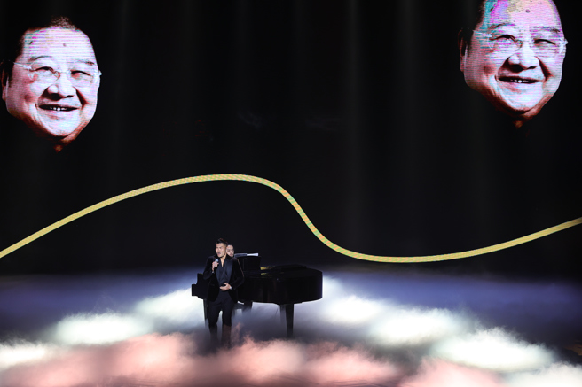 李玖哲开口温暖深厚的嗓音，让大票粉丝听了都快流下眼泪，激讚「太好听，哭了QQ」。（图／取自中时资料库，石智中摄）