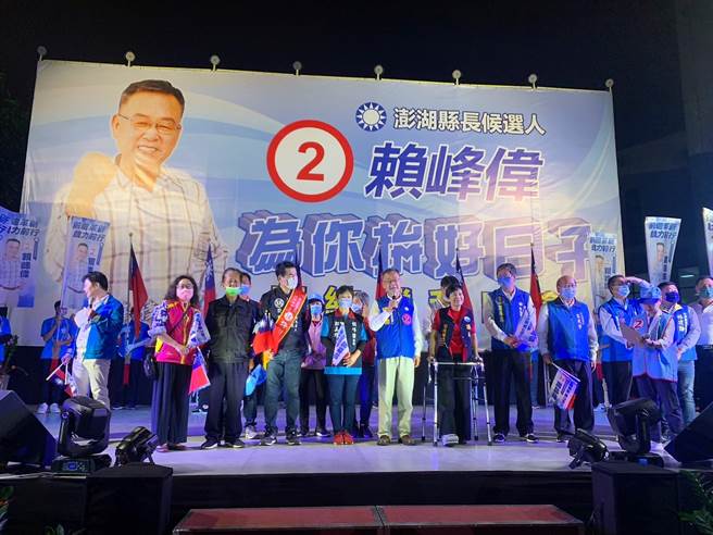 赖峰伟说高达52公尺的妈祖神像，未来将申请金氏世界纪录的认证，成为澎湖面向世界的骄傲，这些佳绩都是在县府同仁的努力下获得。（张茂雄摄）