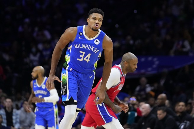 阿提托康波赛后疑似没品推倒梯子。(美联社资料照)