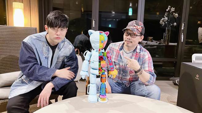 方文山（右）昨日登上周杰伦的哥友会，直接爆料。（方道文山流提供）