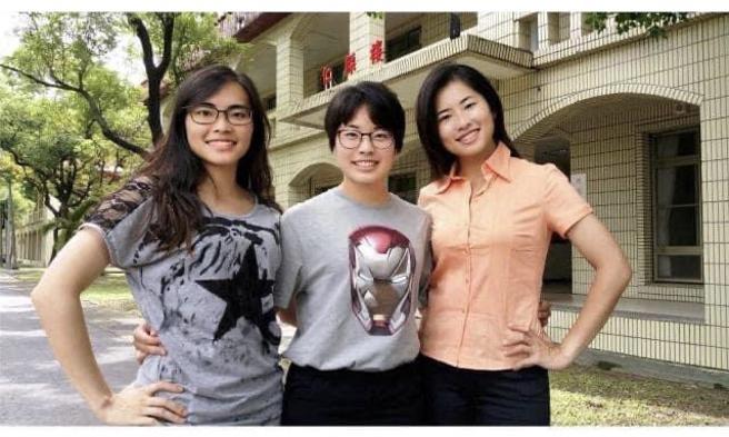 左化鹏》胡家有女初长成