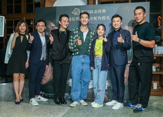 张孝全（右）出席《罪后真相》庆功。（粘耿豪摄）